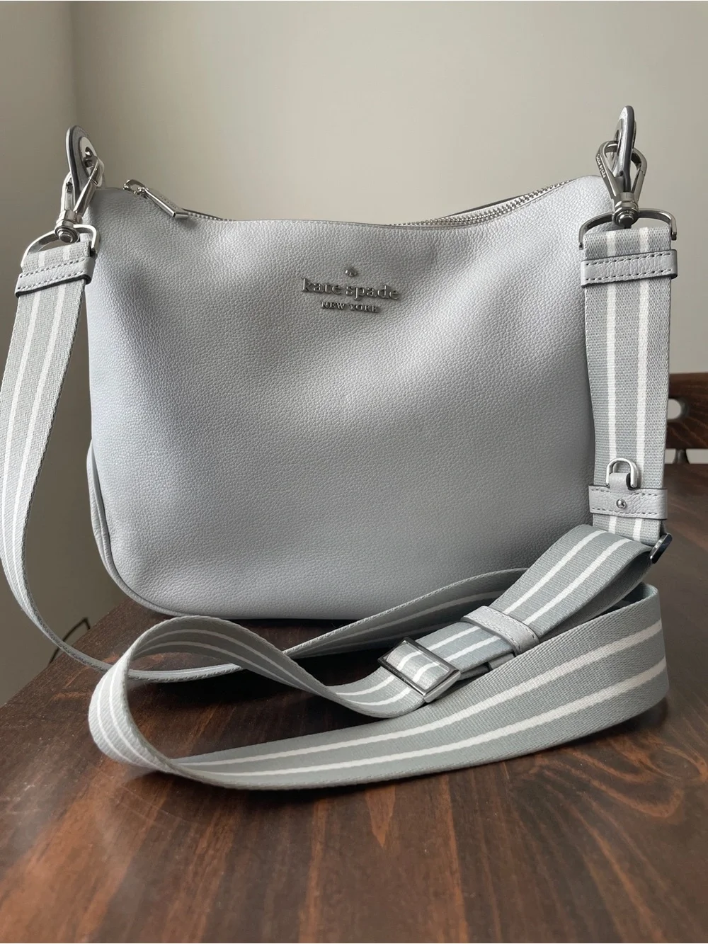 🩶 Kate Spade Pebbled Leather Crossbody Bag | Light Gray + Extra Woven Strap